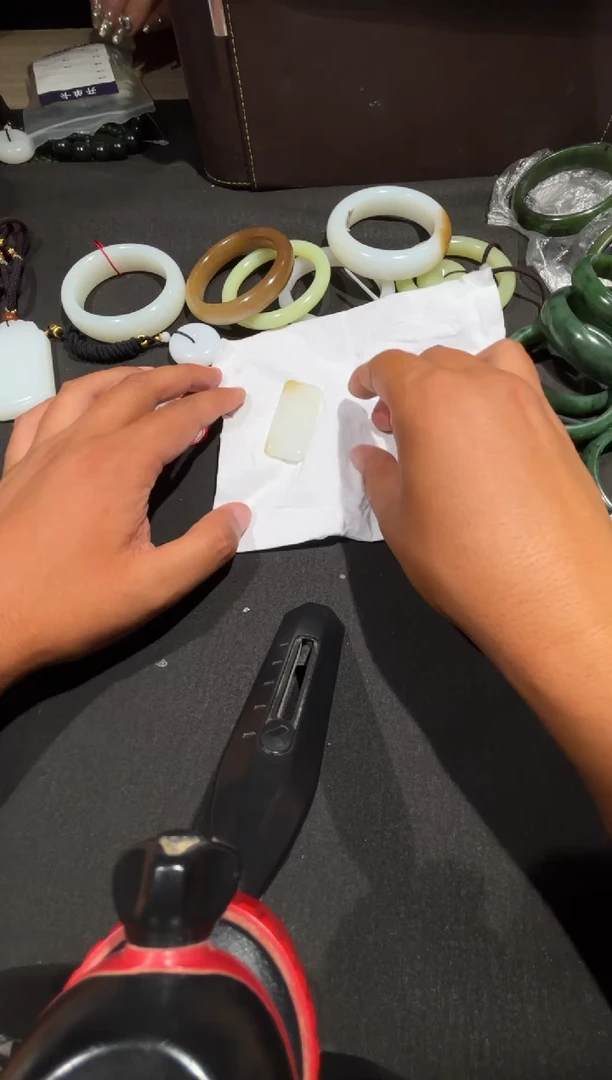 和田玉未镶嵌挂件和田玉