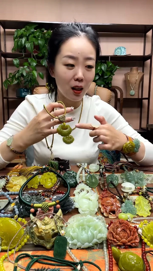 未镶嵌岫玉吊坠多样性发货发其中之一
