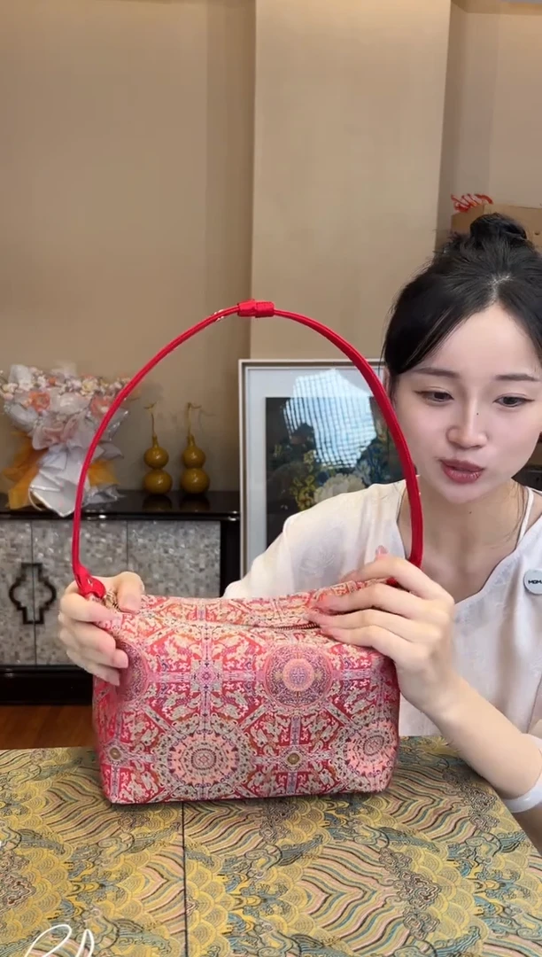 刺绣非遗唐锦包包