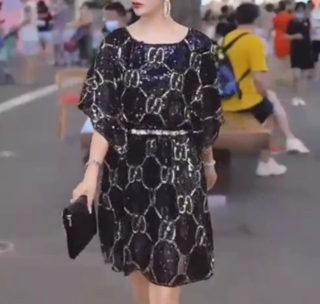 2025春季新款网红同款洋气气质韩版潮流女装靓丽连衣裙xii