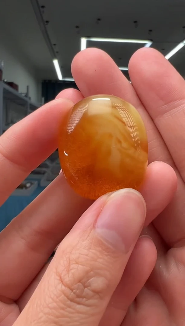 未镶嵌颈饰琥珀吊坠