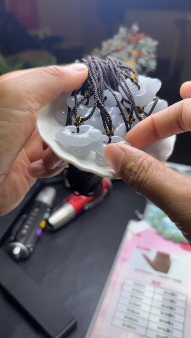 未镶嵌挂件翡翠多样性发一件R703109