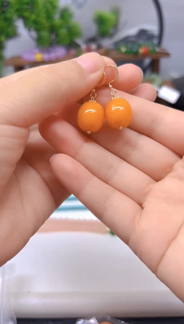 14K金镶嵌蜜蜡耳饰E72