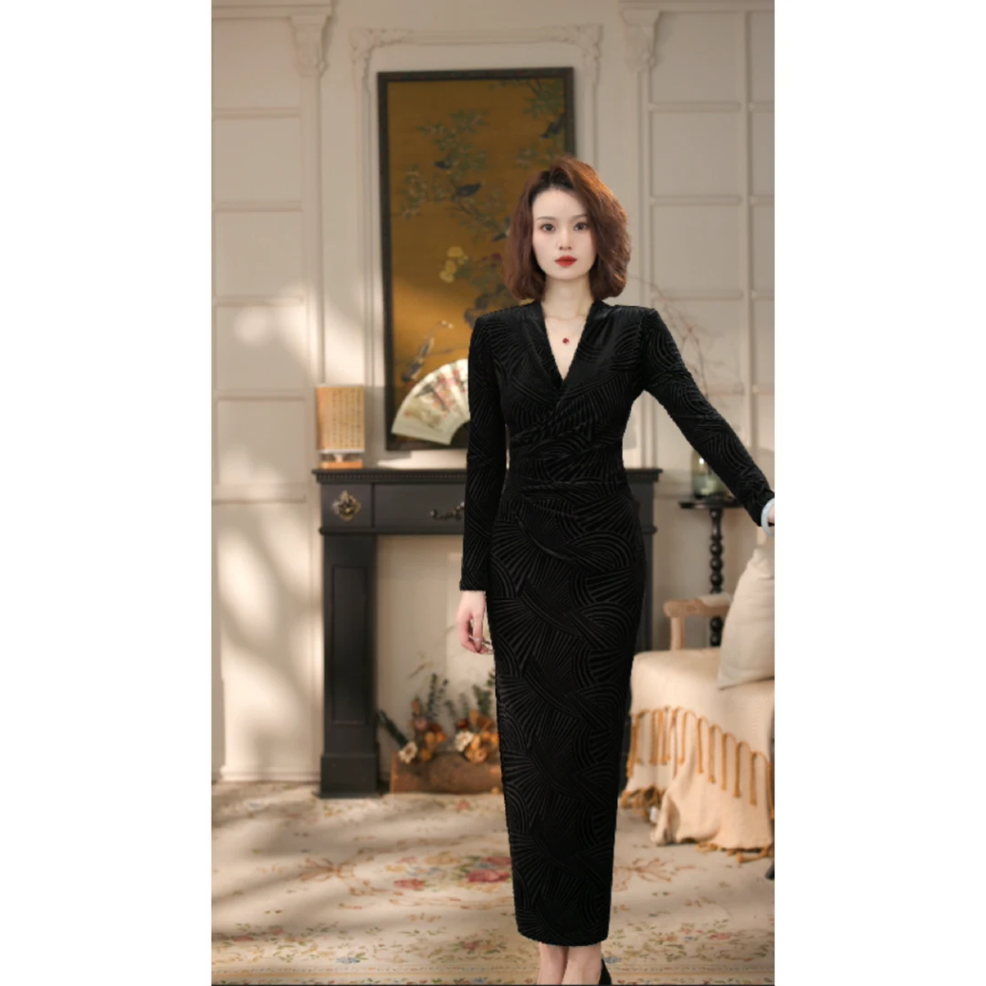 彩彩家【圆舞曲】冬季显瘦收腰V领修身知性优雅风气质女装连衣裙