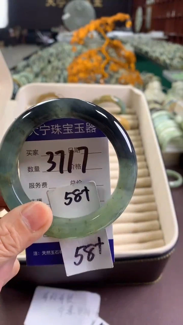 未镶嵌蛇纹石玉手镯3717