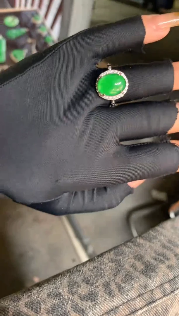 【闪购商品】定制翡翠未镶嵌37定制翡翠-多样性发货（发其一）