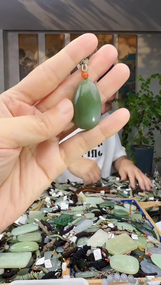 未镶嵌和田玉挂件拍一发一