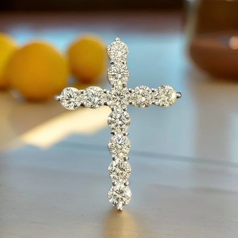 18k金镶嵌天然钻石1.5克拉十字架吊坠YHY