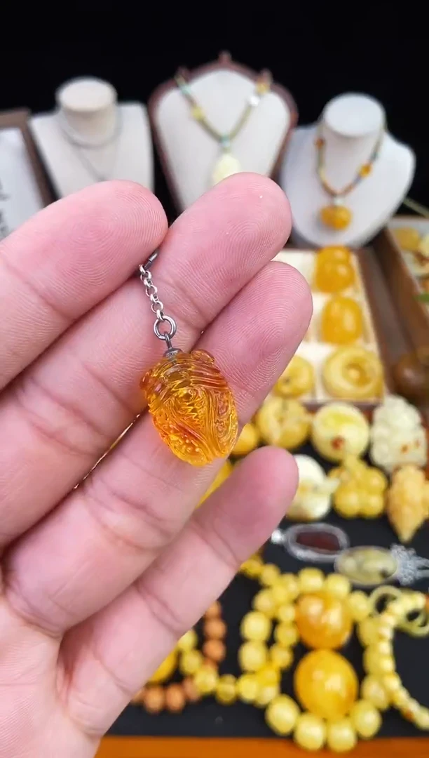 琥珀未镶嵌珠宝奇石柒月