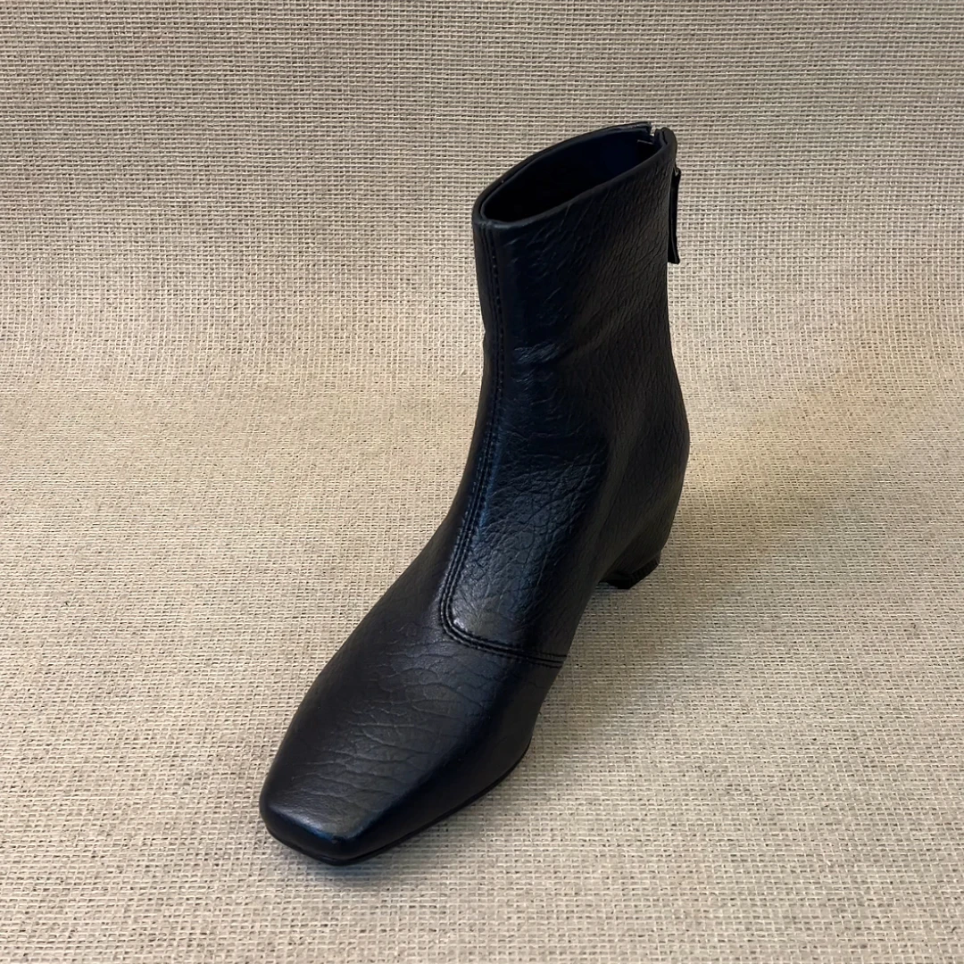 RubyL/5.5cm简约气质高级感通勤百搭后拉链方头内增高短靴女款