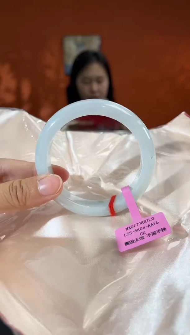 未镶嵌手镯翡翠翡翠手镯