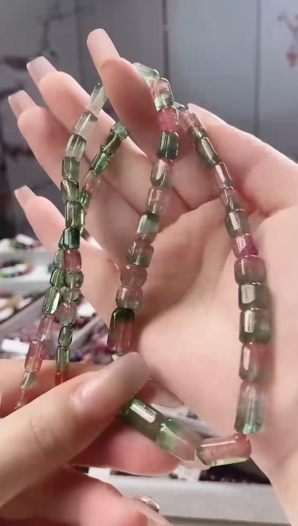 【闪购商品】碧玺颈饰未镶嵌多人多样性发其一