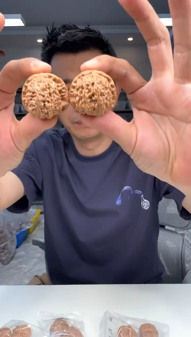 文玩核桃把件35及以下白狮子