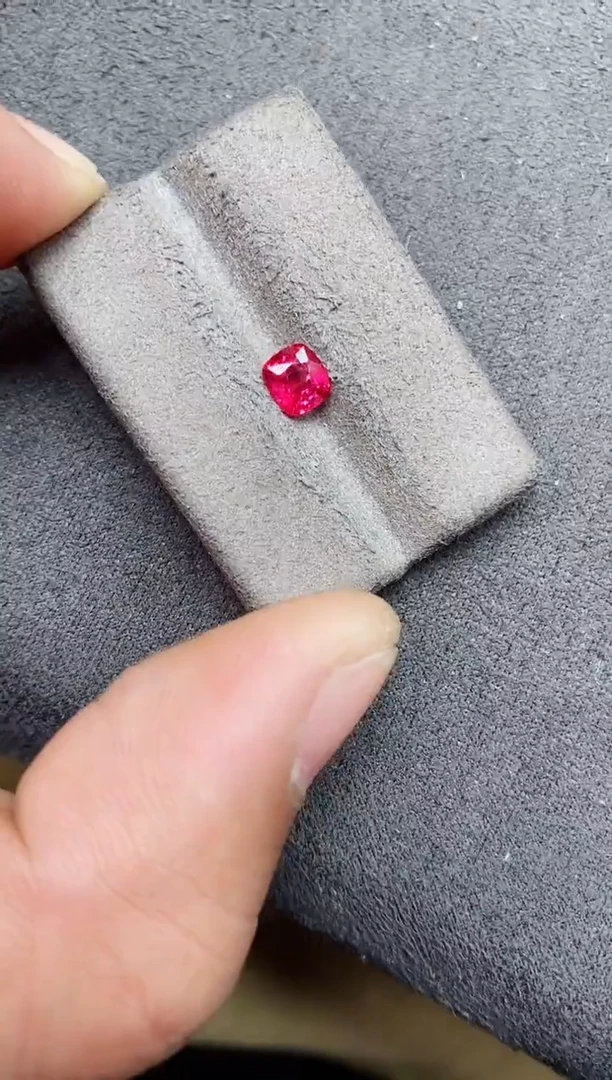 裸石尖晶石0.71ct绝地武士