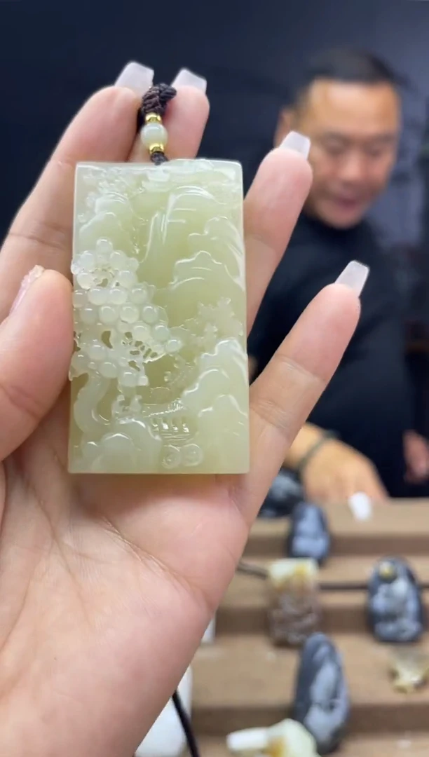 颈饰未镶嵌和田玉1