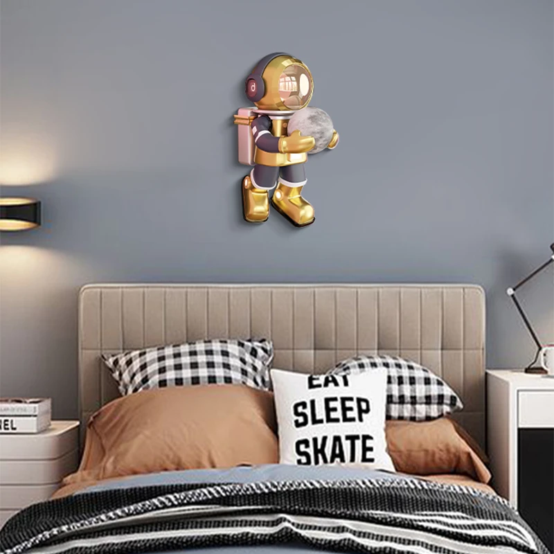 现代装饰画儿童房卧室挂画月球异形装饰画免钉画木雕宇航员3050