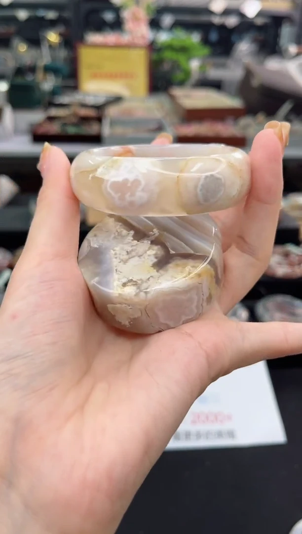 【闪购商品】石英质玉手镯未镶嵌55圈口（赠品镯心）1538633