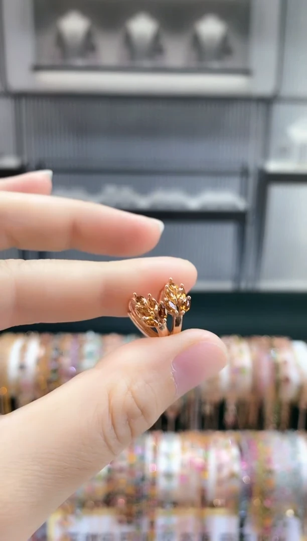 银S925镶嵌耳扣碧玺999999999