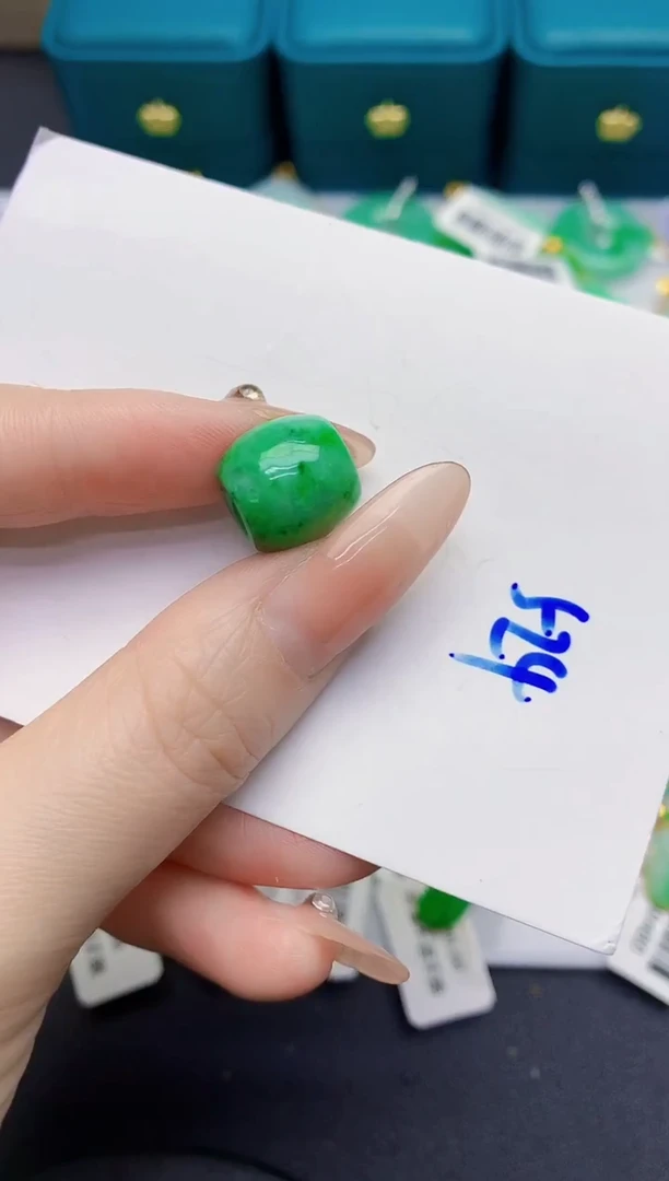 颈饰未镶嵌翡翠缅甸天然翡翠A货