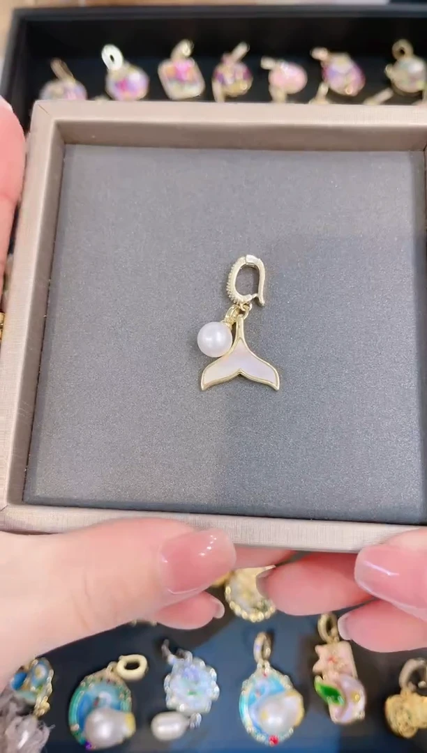 【闪购商品】淡水珍珠颈饰合金吊坠