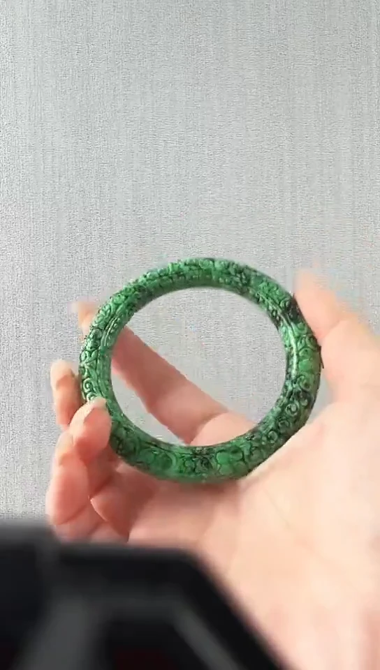 颈饰未镶嵌翡翠手镯55