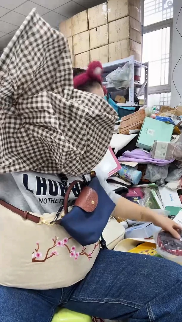 织物琪老板女包6号店看图片下单