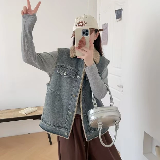 朵儿定制 加绒翻领复古做旧牛仔马甲IJ41