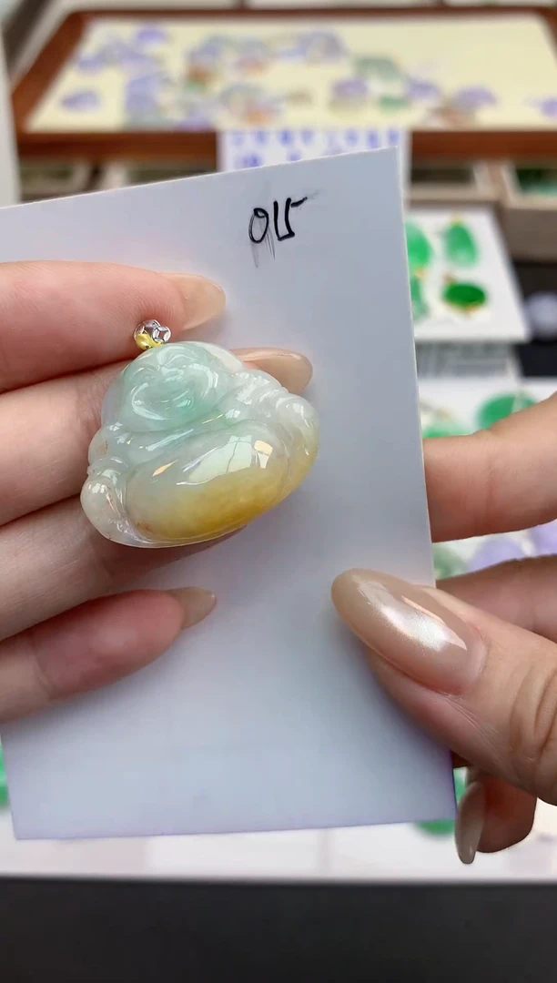 颈饰18K金镶嵌翡翠天然缅甸a货翡翠