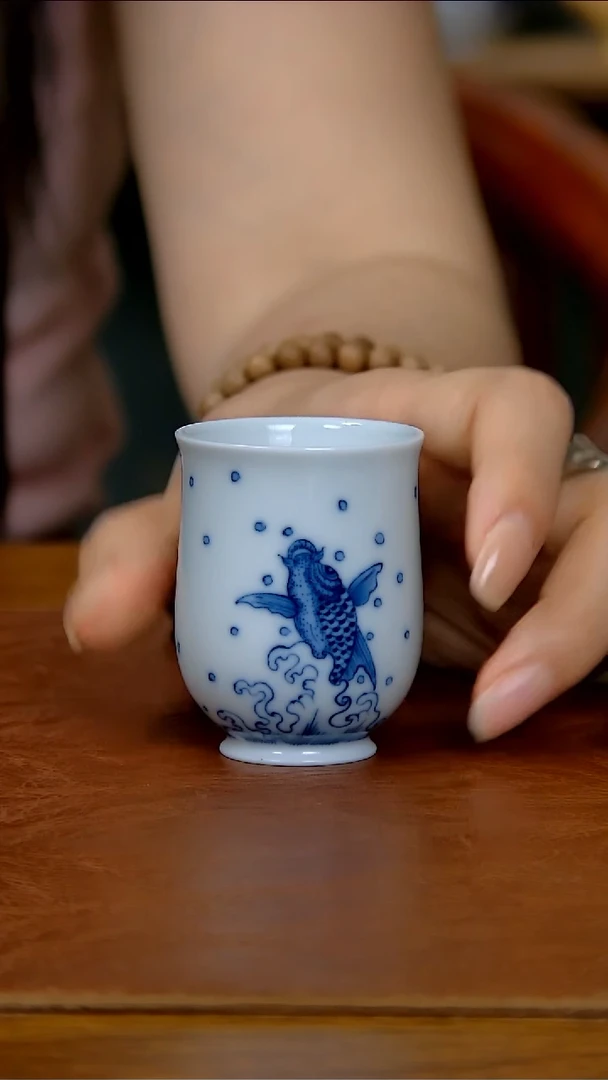 陶瓷鱼跃图闻香杯（柴窑）     