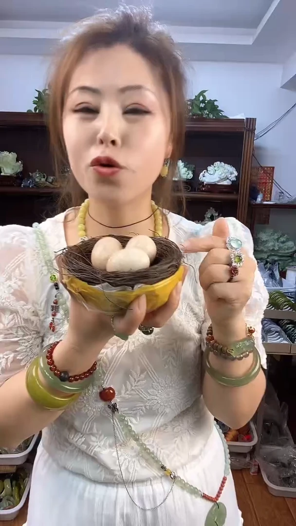 蛇纹石玉未镶嵌蛋多样性发货其中之一