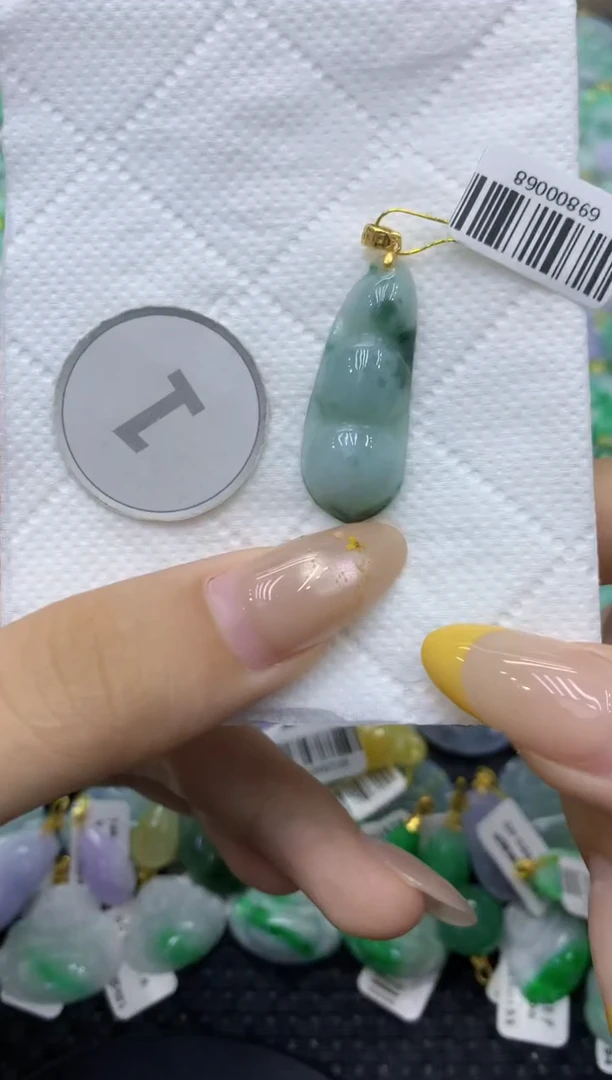 颈饰未镶嵌翡翠天然缅甸翡翠A货