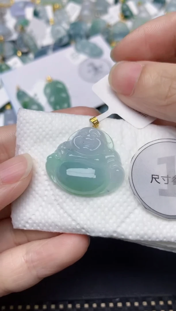颈饰18K金镶嵌翡翠天然翡翠A货