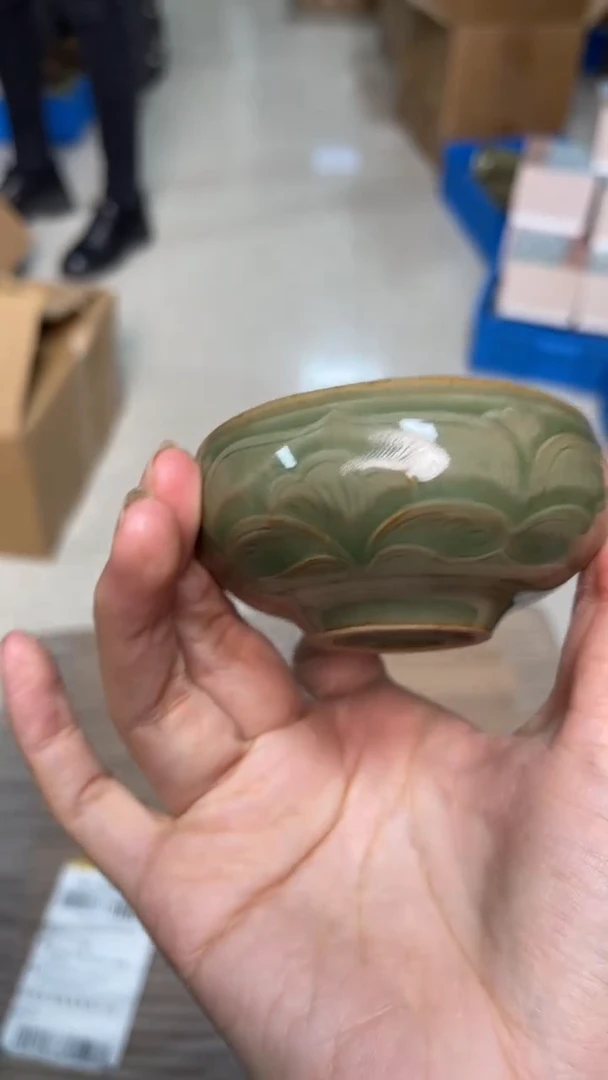 陶瓷纯手工秘色宝相钵 微瑕