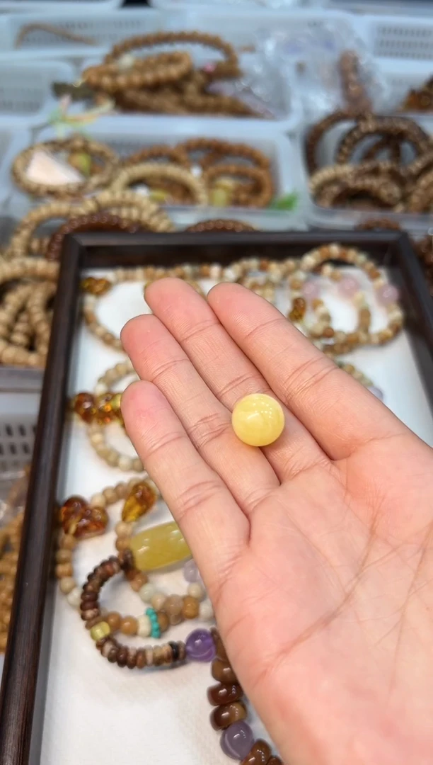手串龙脊菩提人****?圆珠1个1.3克