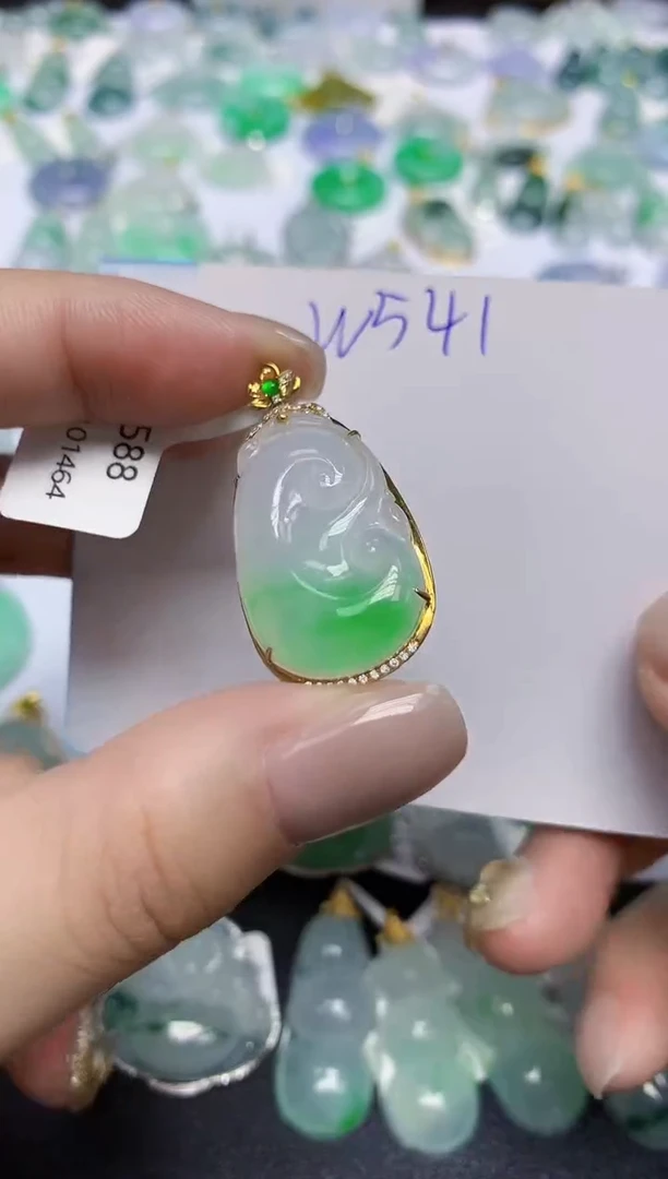 颈饰18K金镶嵌翡翠天然缅甸翡翠A货翡翠百元以上9元证书费自理