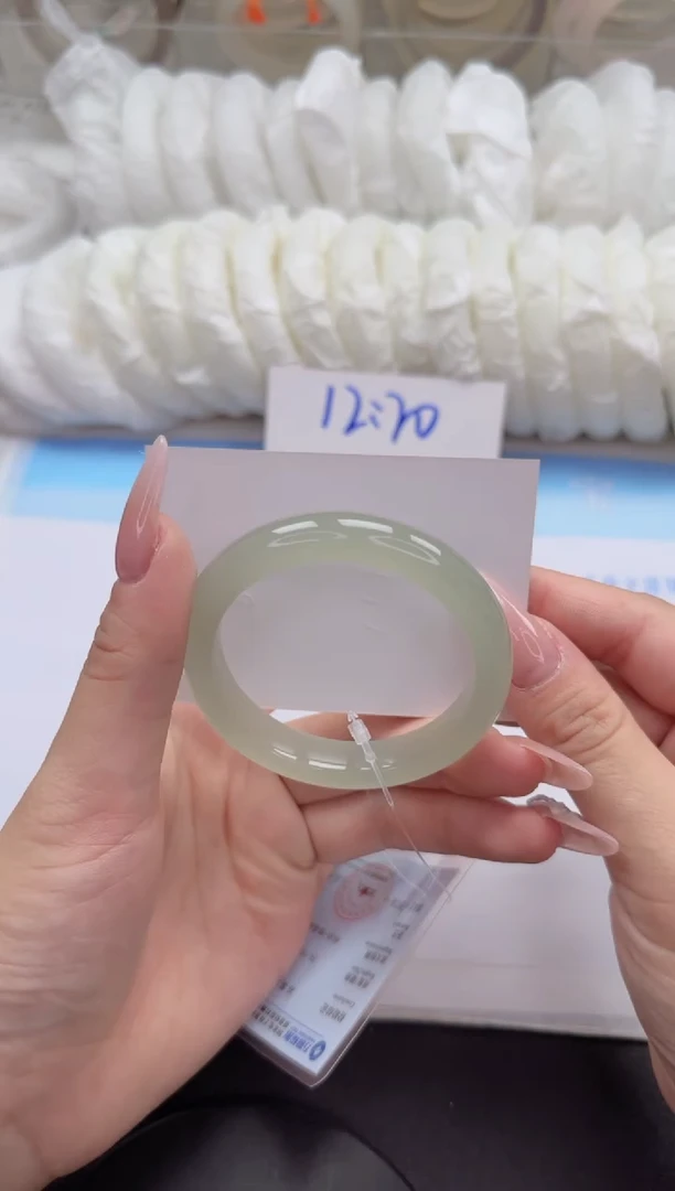 石英质玉手镯未镶嵌8-51.2