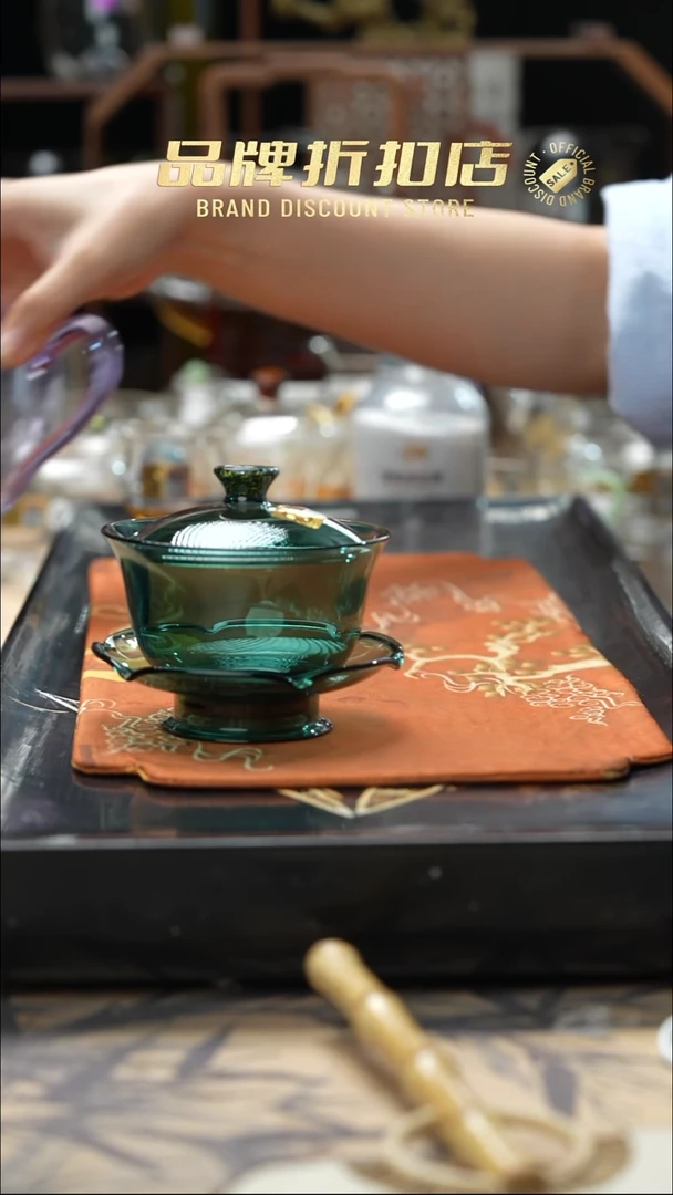 丫*丫 禾器 墨绿沁莲盖碗1个
