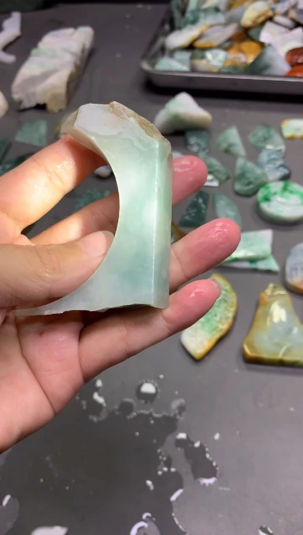 【闪购商品】翡翠颈饰未镶嵌天然缅甸翡翠A货