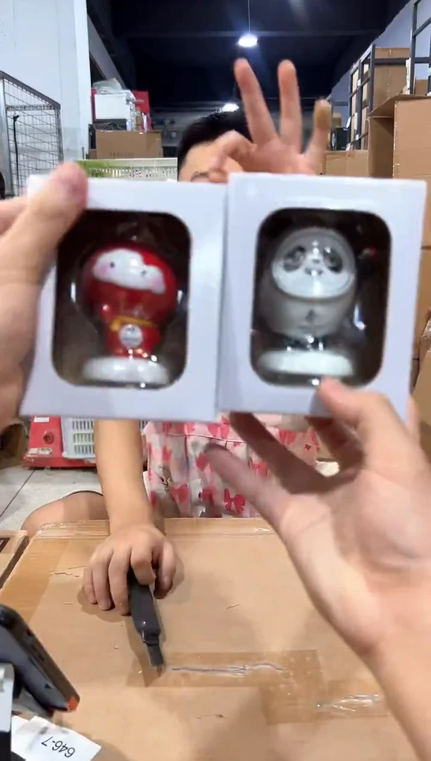瓷片原盒敦蓉摆件一对