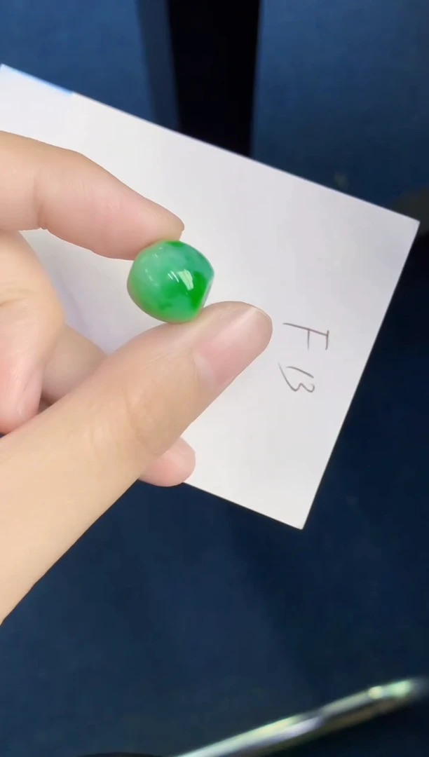 翡翠未镶嵌颈饰天然翡翠緬甸A貨