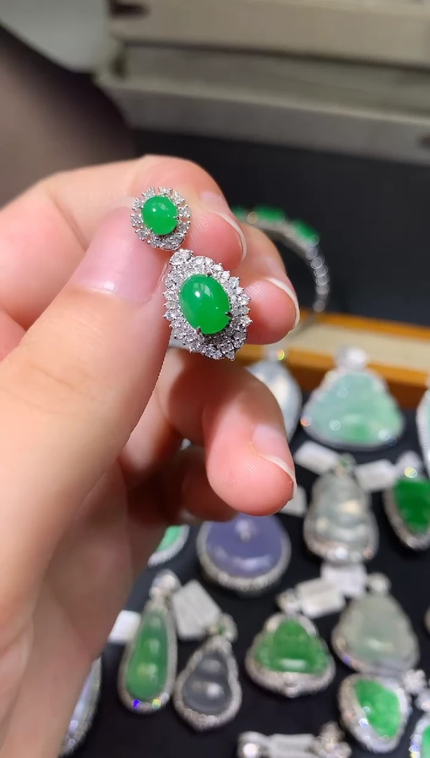 翡翠18K金镶嵌吊坠(不含链)吊坠