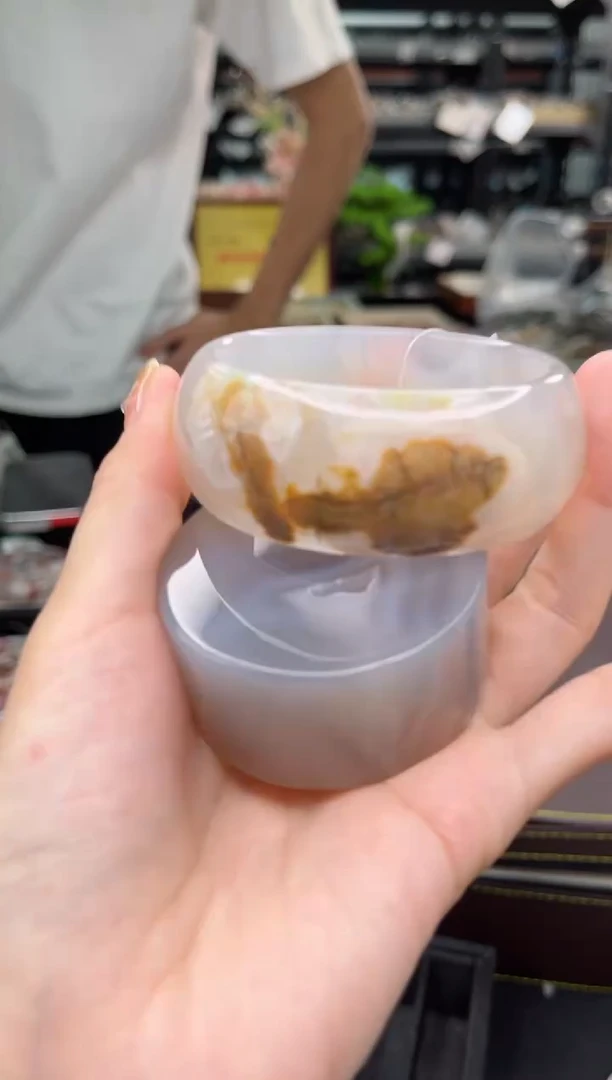 【闪购商品】石英质玉手镯未镶嵌57圈口（不退不换）106156