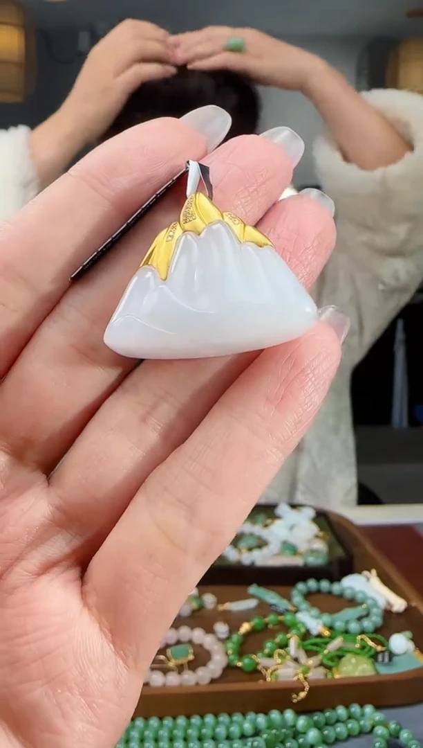 吊坠(不含链)18K金镶嵌和田玉1