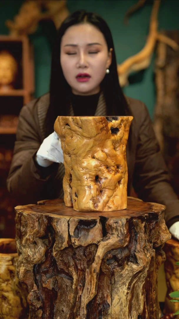 木快****）雷击枣木笔筒