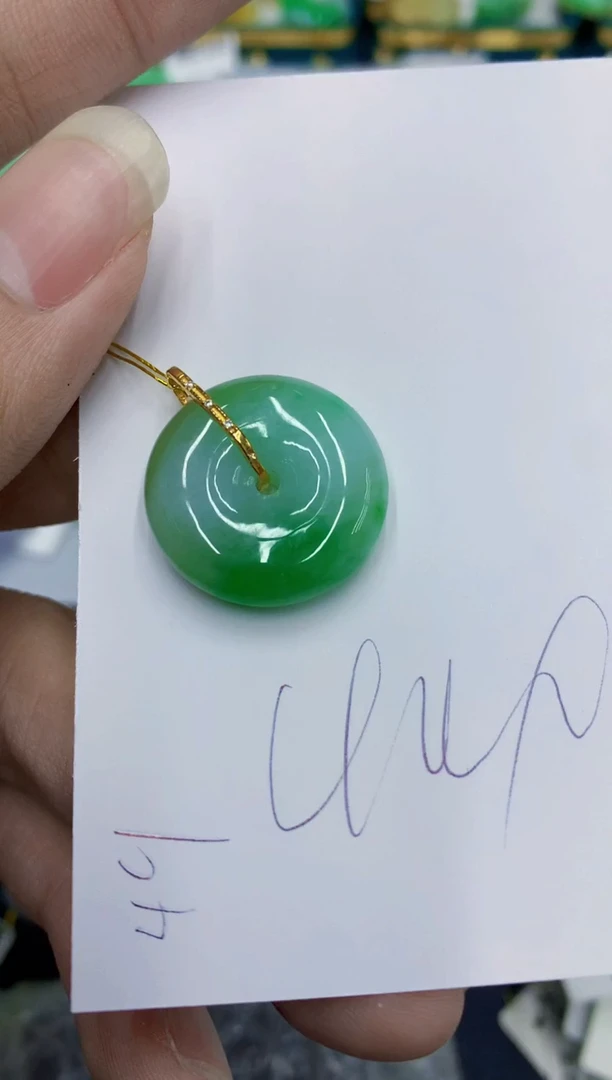 翡翠18K金镶嵌颈饰1111111111