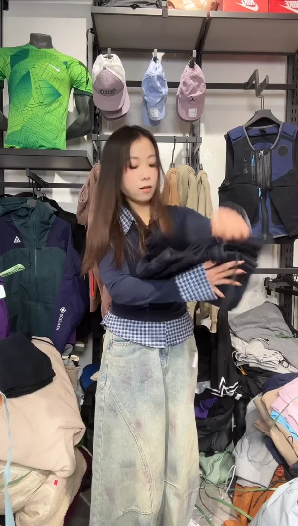 1722编码 耐克卫衣服饰过款为准 尺码185