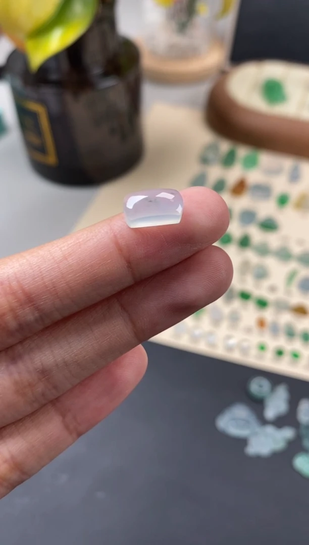 翡翠未镶嵌颈饰翡翠冰种马鞍