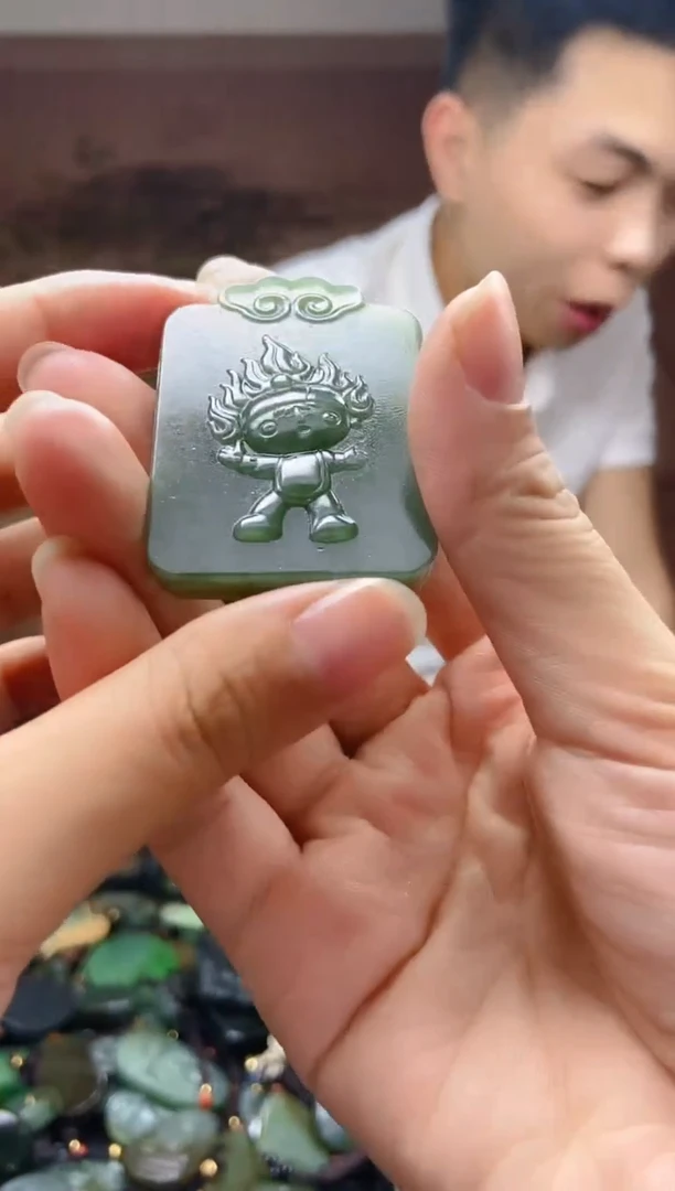 颈饰未镶嵌和田玉1