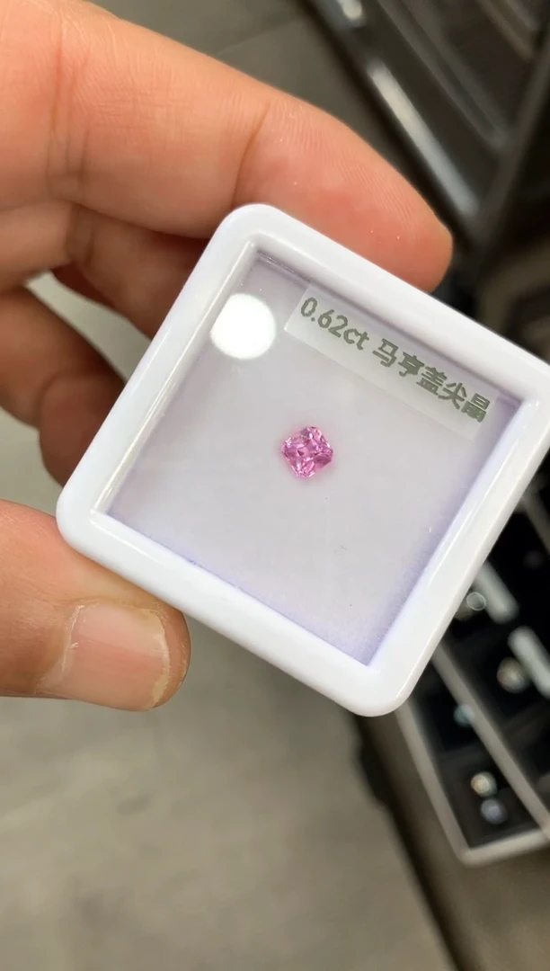 裸石尖晶石0.62ct 90
