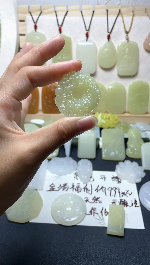 布新疆天然昆仑玉